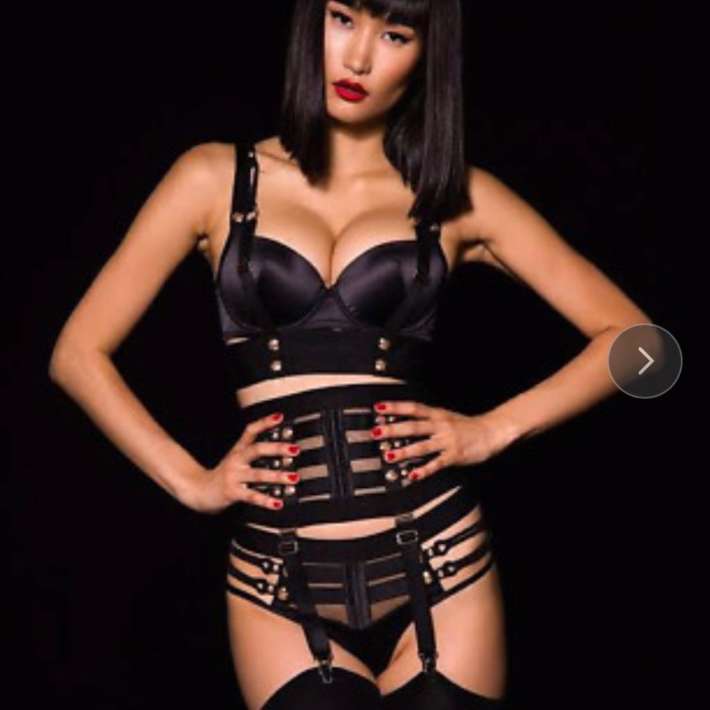 ISO HONEY BIRDETTE MISS M BRA AND PANTY